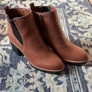 Naturalizer Brown Ankle Booties